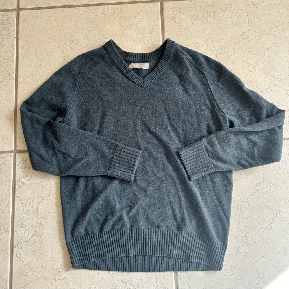 Everlane Sweater Womens Medium Grey  Wool Cashmere V Neck Pullover Knit Soft
